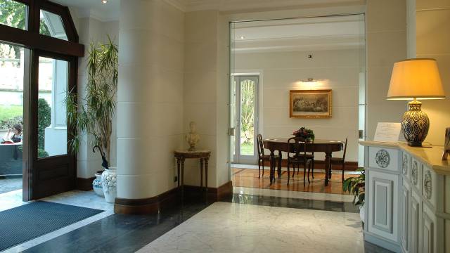 Hotel-Flora-Frascati-Interno-Hotel-Reception-1